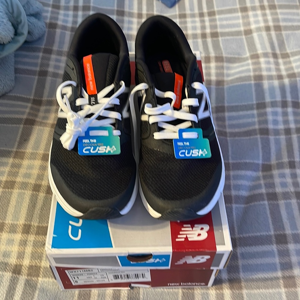 Brand new New Balance training sneakers 11